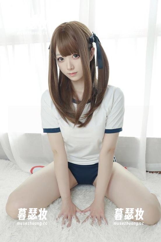 Asagiriai Asagiriai的制服自拍:私拍资源,谁说只给学生穿的?!