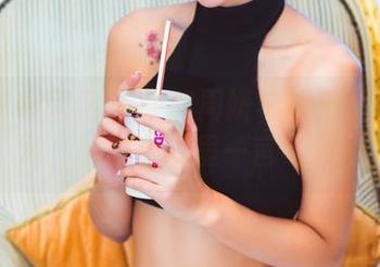 GIRLT果团网 - 参加周妍希的免费照片派对，秘密在哪里一言不发…