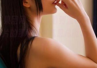 GIRLT果团网 - 每次看到蜜桃Q妹儿的校服，图片的那种清新气息总能勾起一些情怀。