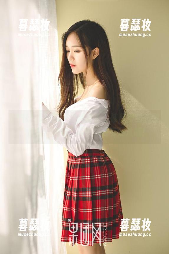 GIRLT果团网-陈雅漫 GIRLT果团网 - 免费奉上,陈雅漫的长腿,愿意“迷妹”吗?而且有照片哦!