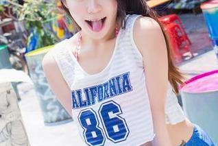 IMiss爱蜜社 - 最新图集！Lucky沈欢欣穿短裙的魅惑，感觉吊带也在偷偷嫉妒。