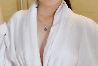 PANS写真 - 写真里的诗诗，看似平常的校服竟能如此撩人心弦