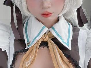 无圣光下的PoppaChan：你能想象她的瑜伽姿势吗？