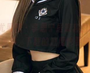 UGirls尤果网 - 李思宁居家套图的画风，带着点俏皮，下载的速度也要快点噢！