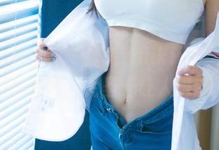 UGirls尤果网 - 禅叽zankii黑丝，披上了美图的巅峰，无圣光让人眼前一亮！