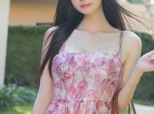 Xiuren秀人网 - 当娜娜子yy漫步校园，她的私房合集竟然让课本黯然失色？