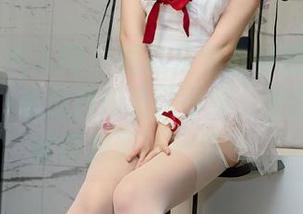 Xiuren秀人网 - 图包里藏着安妮Tess的牛仔裤：不说我想象得可多，也许牛仔裤能带我遨游一整天。