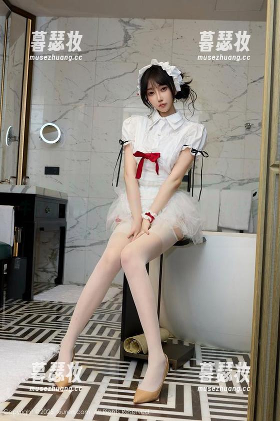 Xiuren秀人网-安妮Tess Xiuren秀人网 - 图包里藏着安妮Tess的牛仔裤:不说我想象得可多,也许牛仔裤能带我遨游一整天。
