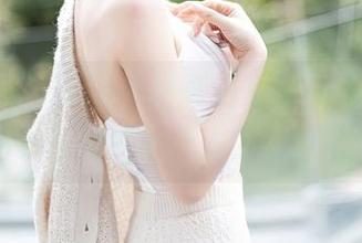 Xiuren秀人网 - 更新到来了，杨晨晨把秘书眼镜美得让人完全分心！