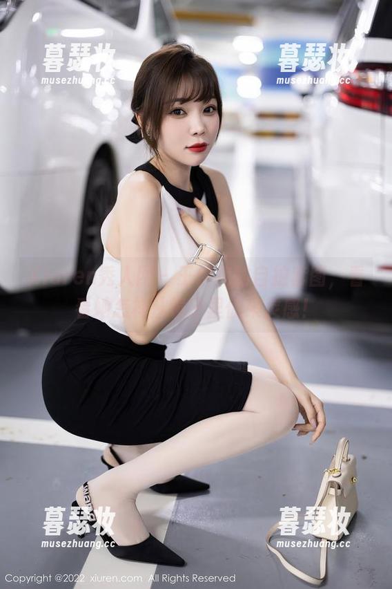 Xiuren秀人网-王伊纯 Xiuren秀人网 - 王伊纯的自拍套图,看看她怎样从镜子里偷来灵感!