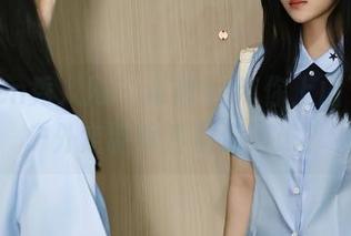 Xiuren秀人网 - 草莓zz带你上山下海，户外定制图片里还有谁？