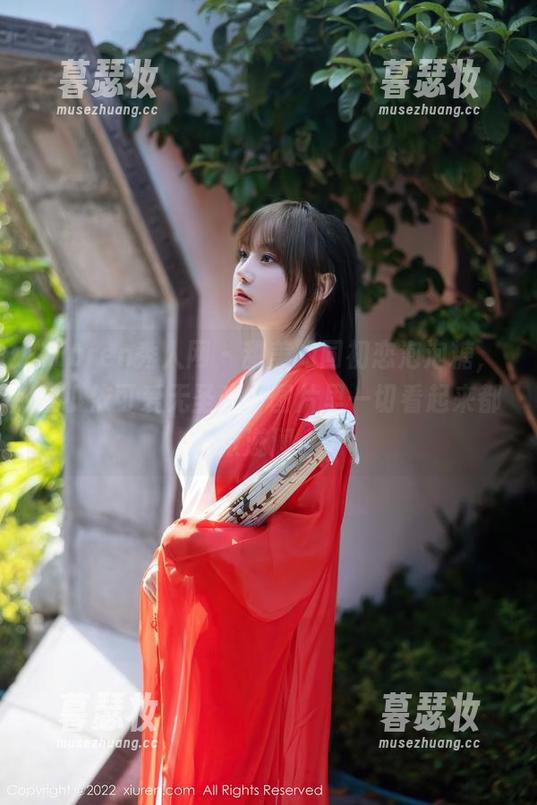 Xiuren秀人网-金小依 Xiuren秀人网 - 甜美如同初恋泡泡糖,金小依可爱无圣光,图片里一切看起来都很滋润。