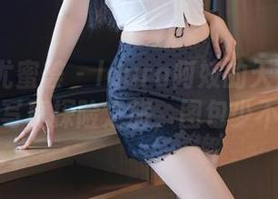 YouMi尤蜜荟 - laura阿姣的天台：在屋脊上的写真探险之旅，图包少不了哦！