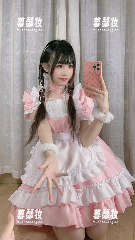 miko酱ww的写真更新：魔女的圣诞感伤？或许是巧克力的味道吧！