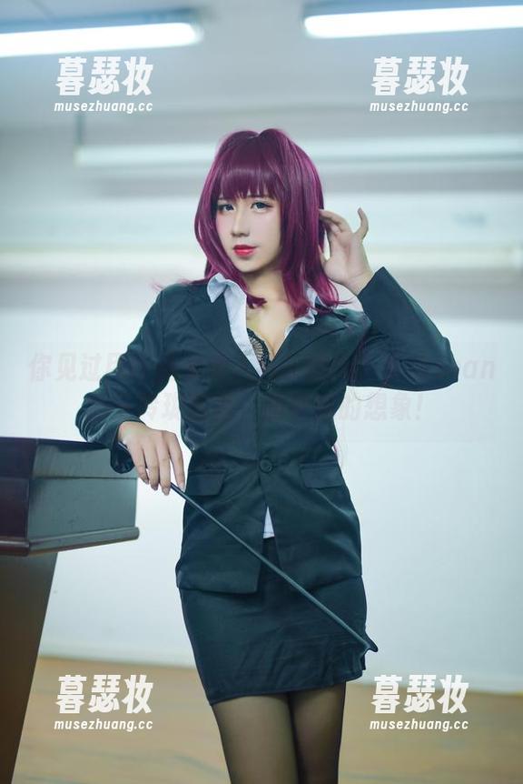 九曲Jean 你见过用作品集把人逗乐的吗?九曲Jean的玉玲珑精选,超乎你的想象!
