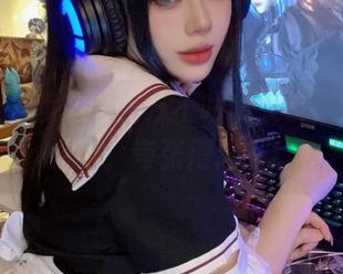 菜市场散步的九言从不咕咕女友，高精度输出，夸张得迷人！