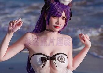 在浪花间寻找灵感：二佐Nisa与艾雅法拉泳装照片趣谈！