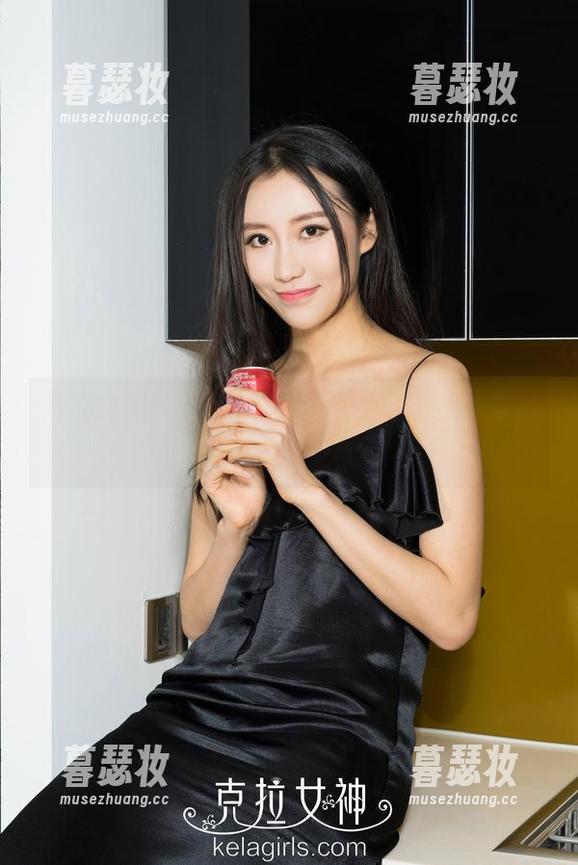 克拉女神-落落 克拉女神 - 落落的定制灰丝写真,浏览过程中我心里乱了