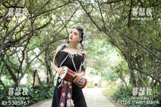 古阿扎 微密圈 - “古阿扎”在写真集中秀出的美足,真是一种挑战,撩拨着你的想象力。