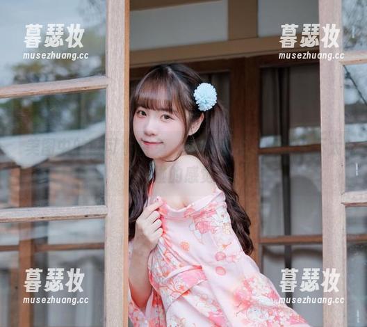 可可小白兔 美图中的可可小白兔,蕾丝透着一种让人不太敢碰的感觉。
