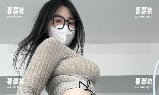 可爱的肉巴 微密圈 - 可爱的肉巴的夏日美图大赏:内衣套装的清凉秘籍!