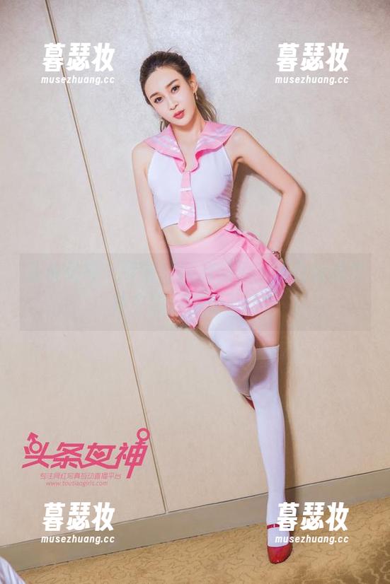 头条女神 - 乔安的私房图包，让白丝成为新主流，谁敢不服？