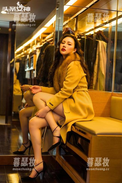 头条女神 - 原图分享：尹菲穿职业装，谁说职场不能玩得开心？