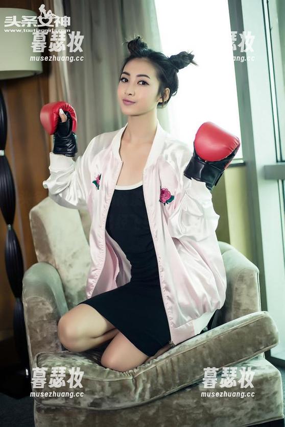 头条女神-筱溪 头条女神 - 精选筱溪女孩图集,刚翻开一页,我的心已经飞到很远的地方了。