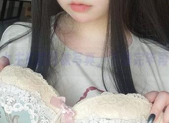 瞧！女主K的网袜写真，下载完毕再说话