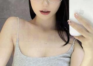 微密圈 - 看妮是老虎的写真，内衣才是真正的主角，真得捧腹。