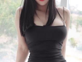 姜仁卿(강인경)的圣诞节照片，真是个绝妙的美图拼盘