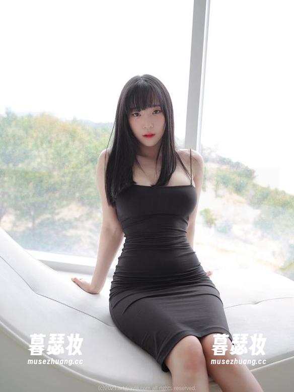 姜仁卿(강인경)的圣诞节照片，真是个绝妙的美图拼盘