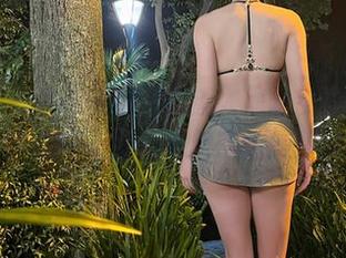 微密圈 - 宝儿茹171的迷人黑丝女仆装原图，准备好迎接各种角度的美丽挑战