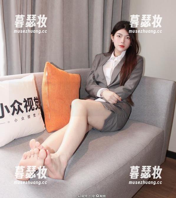 小众视觉-思思姐 小众视觉 - 思思姐的美脚套图,果然把我的目光吸引得牢牢的,太会玩了吧。