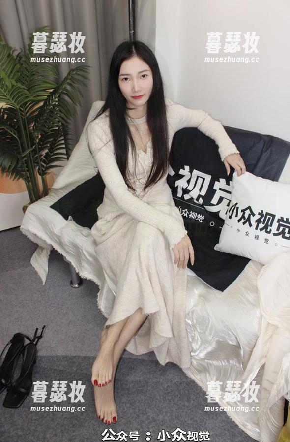 小众视觉-洁洁 小众视觉 - 洁洁的图包分分钟引发灵魂出窍,这女神气质杠杠的!