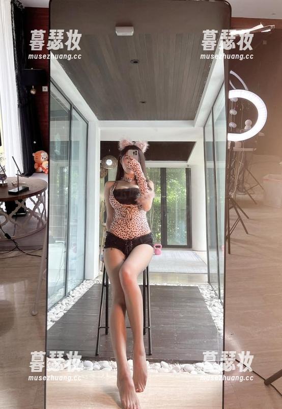 小玉吃果冻 微密圈 - 美女小玉吃果冻私拍:高跟鞋秀场,走得稳不稳?