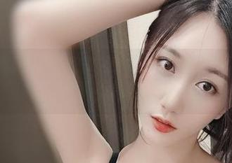 微密圈 - 你愿意为小玉吃果冻的少女图片付费吗？哈哈，免费不是更好嘛！