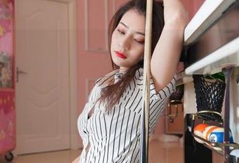 异思趣向 - 付费观看小九的格子包臀裙合集？不，今天你只需免费感受这“裙”的诱惑！