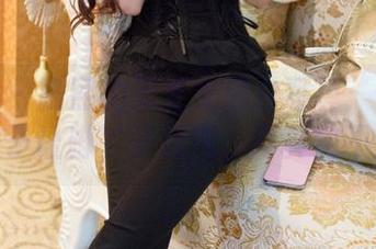 推女郎 - 吻熙的无圣光黑白写真：就像没穿袜子让脚丫子透气，再真实不过了