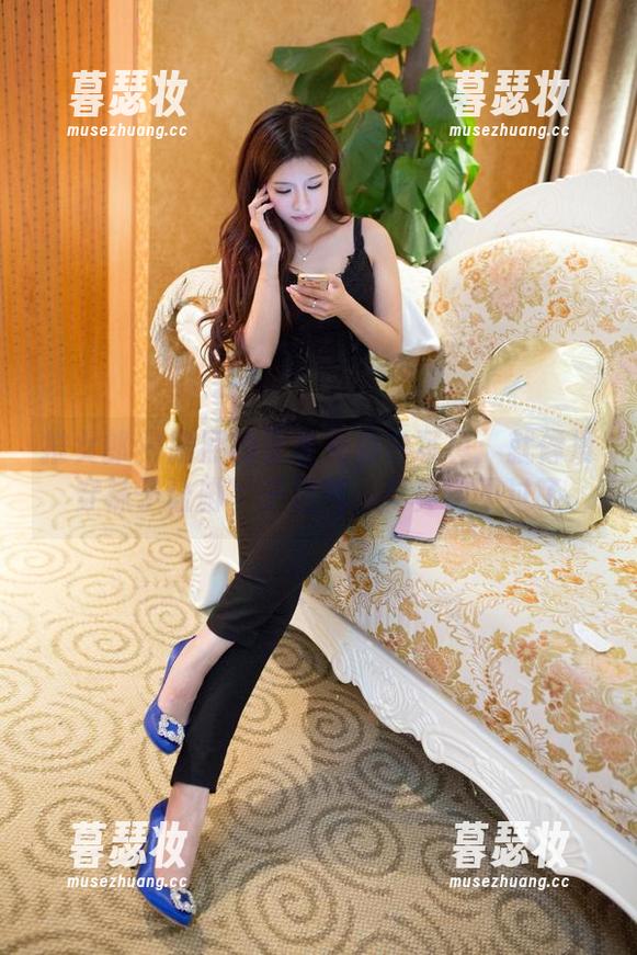 推女郎 - 吻熙的无圣光黑白写真：就像没穿袜子让脚丫子透气，再真实不过了