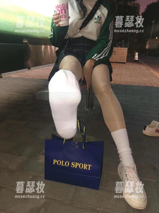无敌哒小姨妈 微密圈 - 在泳池边的无敌哒小姨妈:写真里的趣味和儿时的回忆