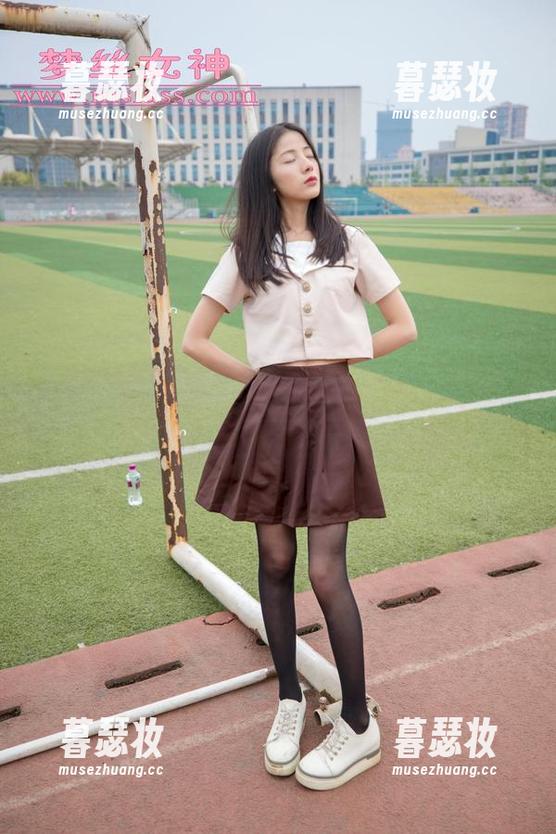 梦丝女神-可岚 梦丝女神 - 可岚的小白鞋搭配合集,究竟有多厉害,真是期待不已!