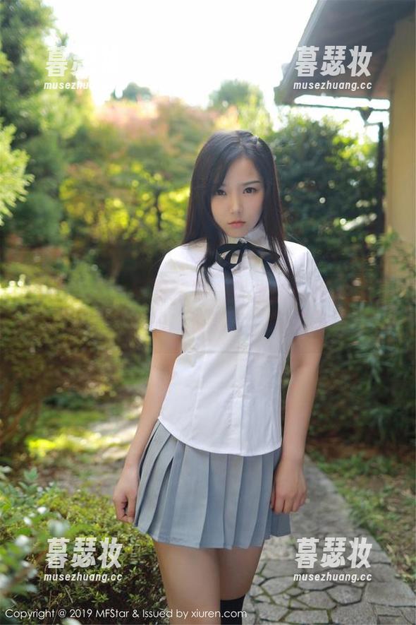 模范学院 - 暴露预警：优优的红裙构成了我心中最美的“资源”，完美美图！