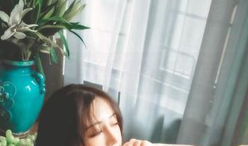 看樱晚gigi的高清美足，谁还在打扰？