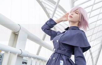 “爱老师phd”倾情奉献的护士写真，几乎是我的日常放空。