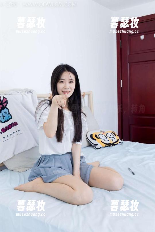 物恋传媒-嘉木 物恋传媒 - 嘉木的图集:新春快乐,转角就被这些姿态惊到。