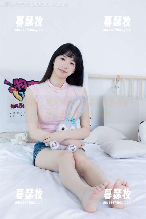物恋传媒-菜菜 物恋传媒 - 免费送你,菜菜的天台趣事——套图穷追不舍的小追寻!