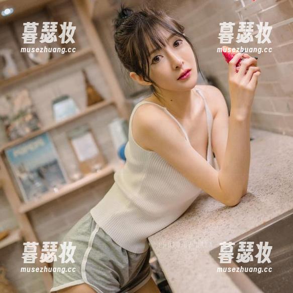 直播的完美留存：王羽杉在图册里的另一面