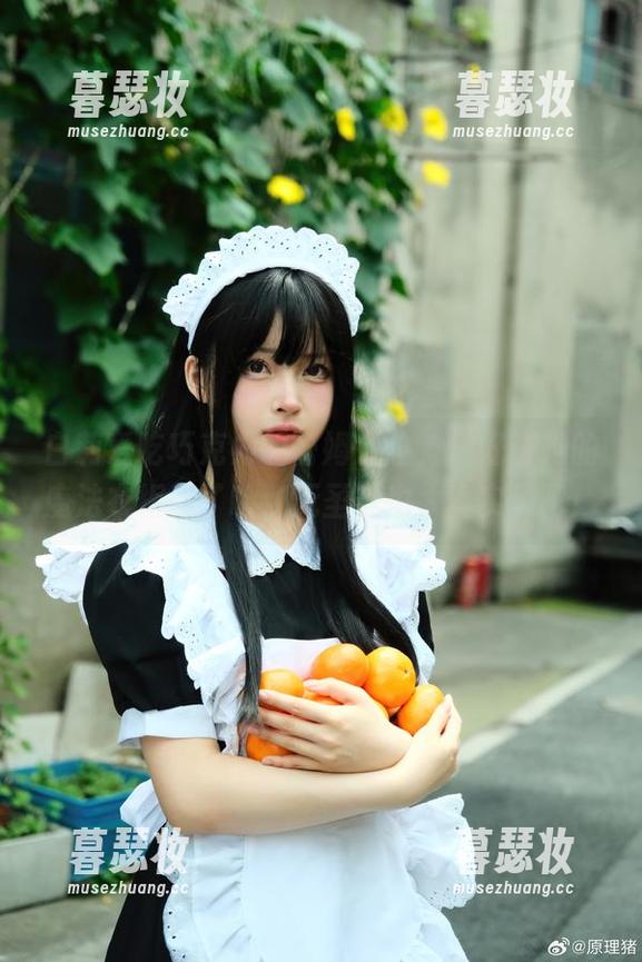 白莉爱吃巧克力的蕾姆女仆，很好奇她的魔法衣柜藏了啥，无圣光也太真实了吧！
