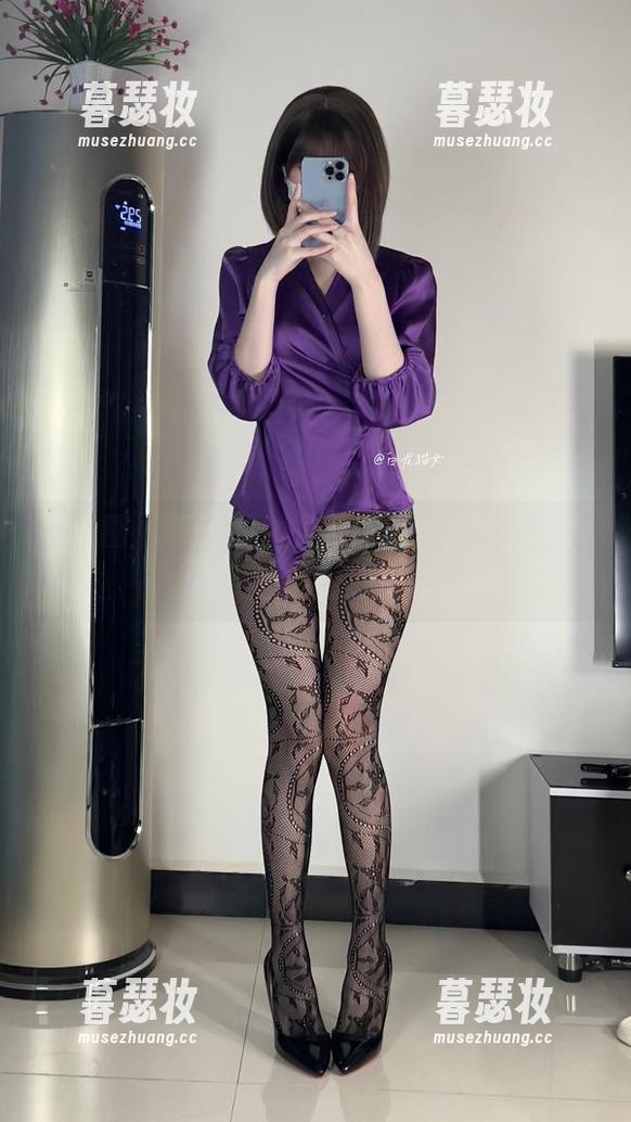 微密圈 - 等了好久的网袜写真，白龙猫女你果然没有让我失望！
